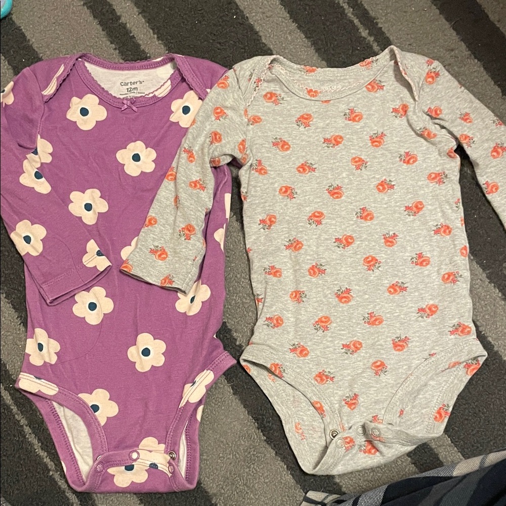 Carter’s floral long sleeves bodysuit onesies